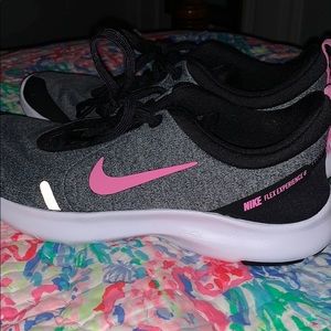 Nike Flex Experience tennis shoes